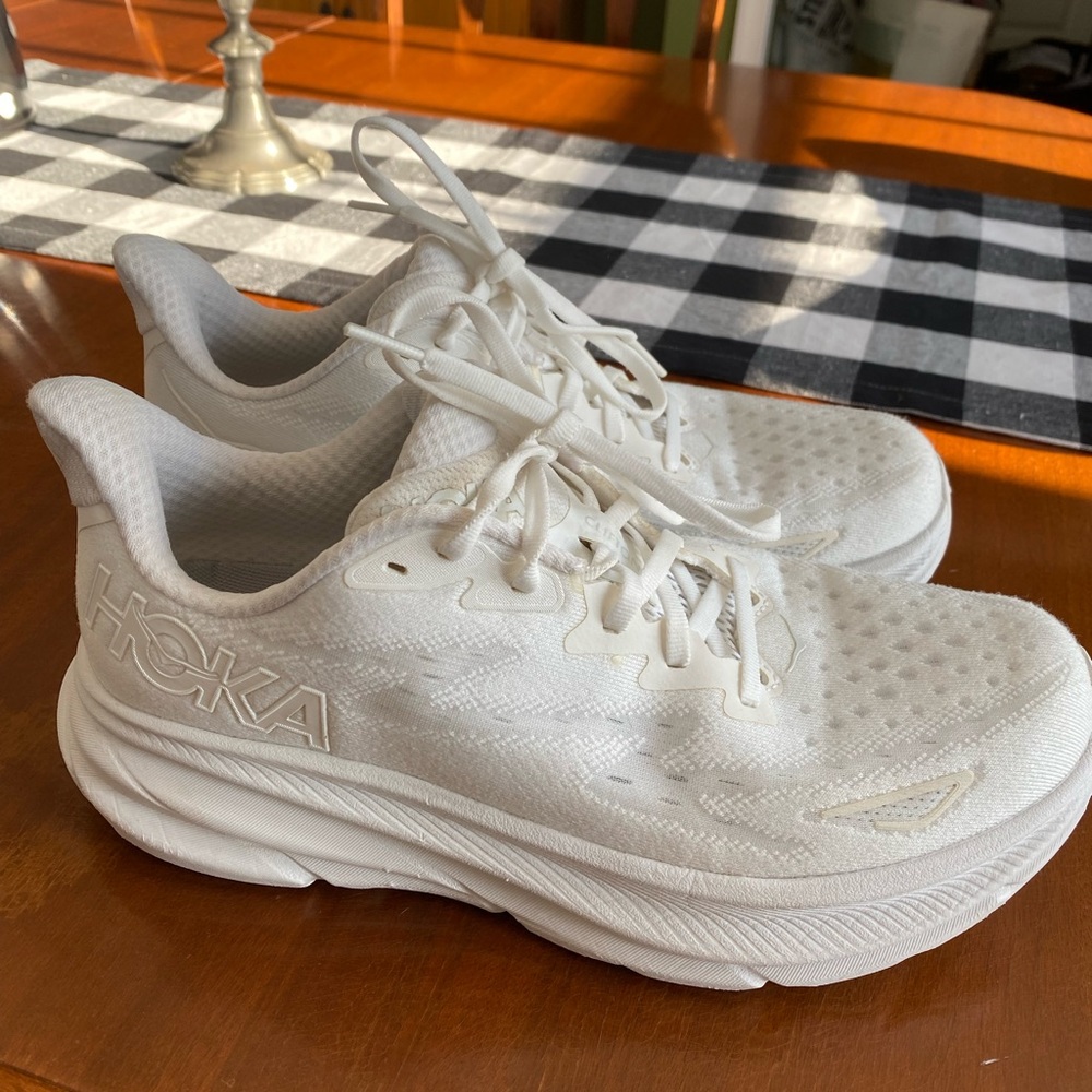 HOKA Wmns Clifton 9 Sneakers